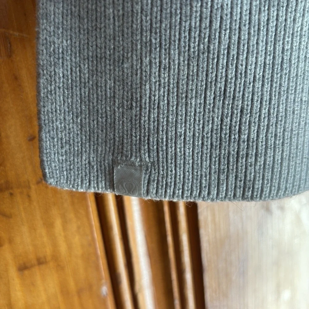 Lululemon Opened Up Poncho- Heathered Core Ultra Light & Heathered Asphalt Grey